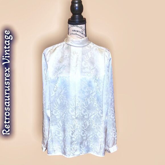 Vintage Cream Blouse - Picture 4 of 5